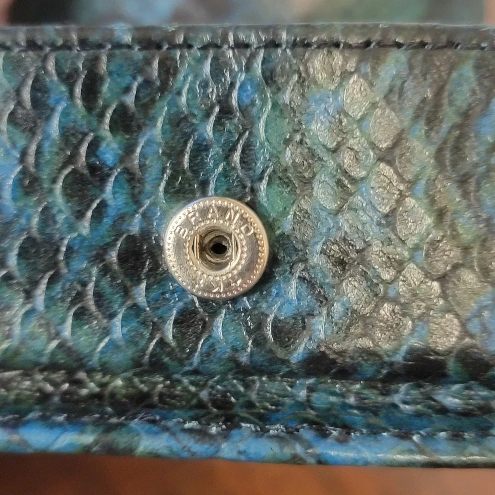 BCBG Max Azria Coin Pouch Blue Green‎ Snakeskin Print Coin Purse VTG